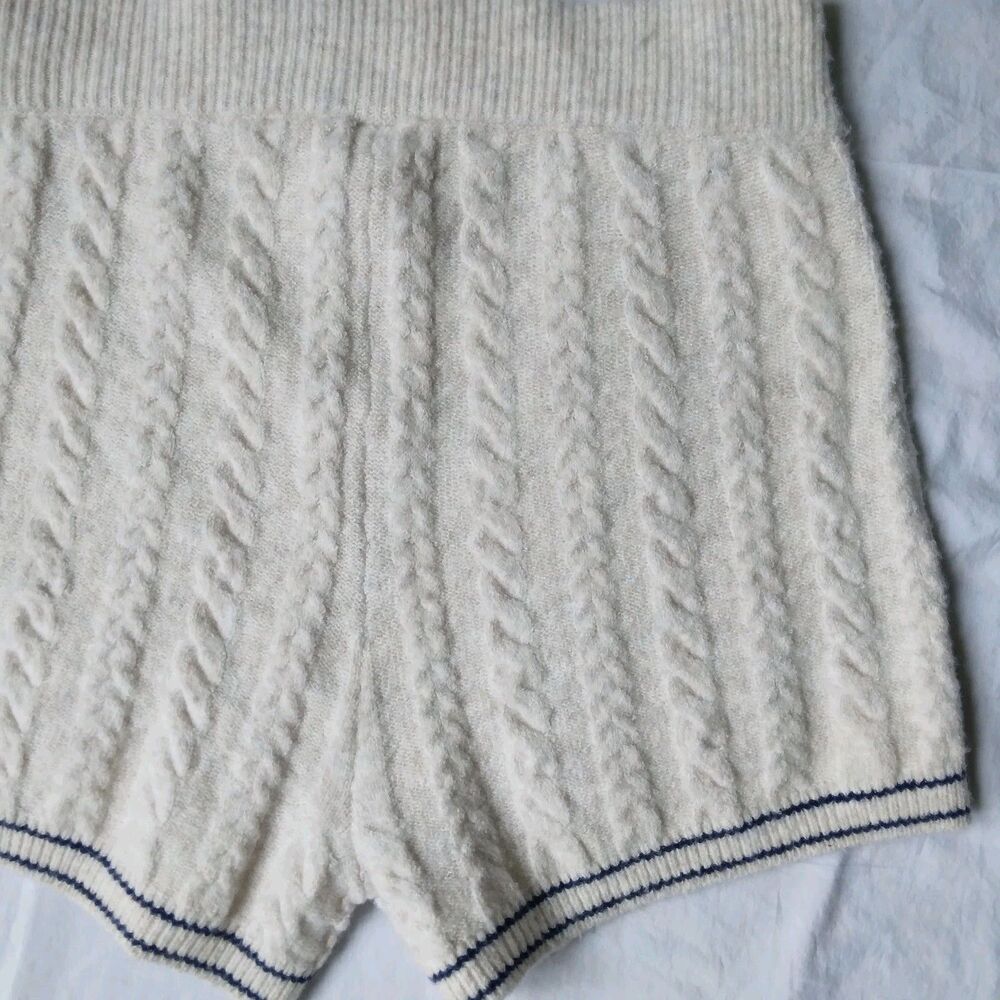 Victoria's Secret Pink Cable Knit Shorts Ivory Navy Preppy Womens Medium - Picture 9 of 9